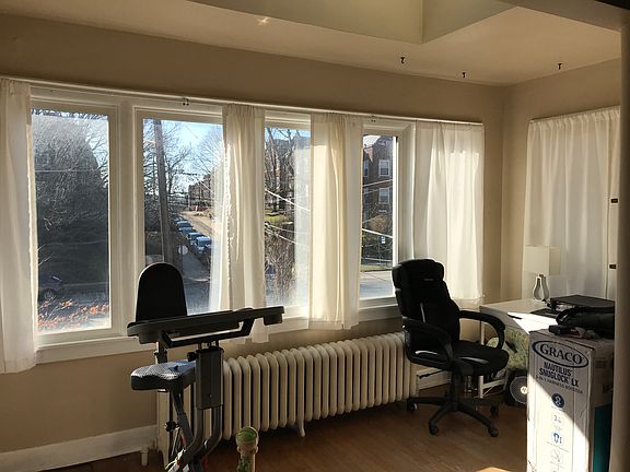 2nd image of 5539-5541 Beacon St #5539