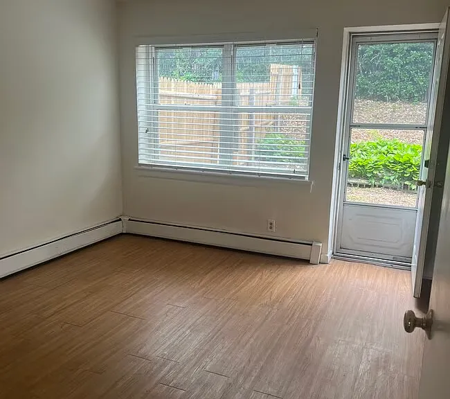 369 Mayflower Ave — Photo 5