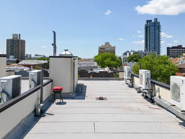 2335 Bath Avenue image 22 of 25