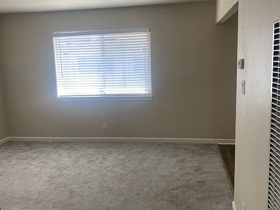5th image of 537 Hampshire Ave APT 4