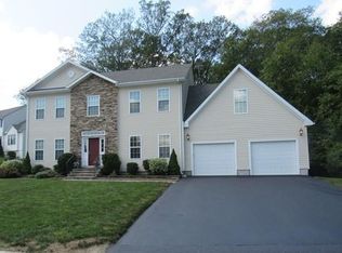 1 Diana Hill Dr, Millbury, MA 01527