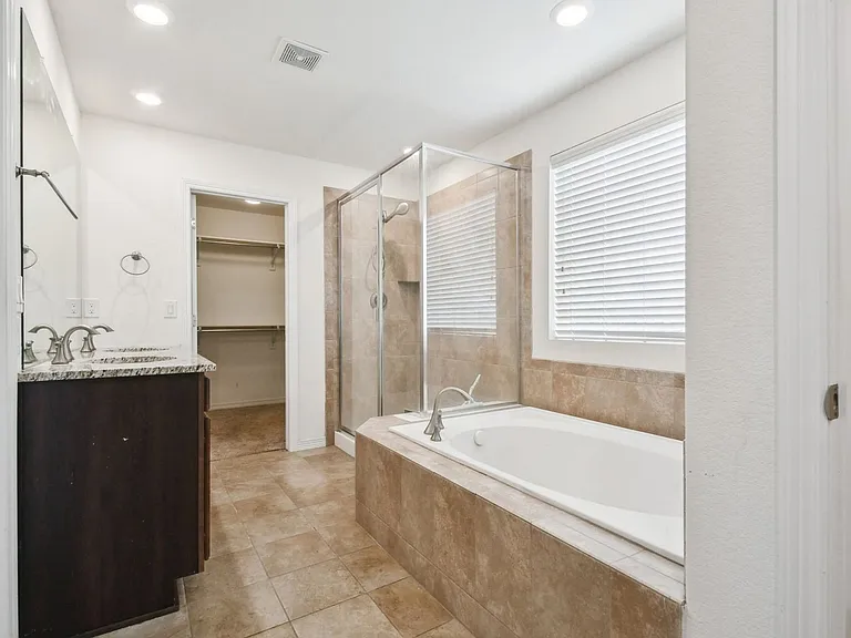 8910 Azalea Ct — Photo 12
