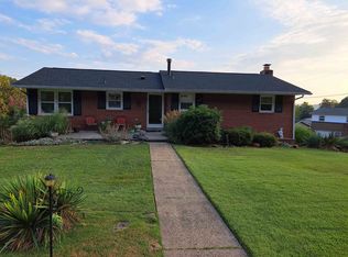 1523 Greenbrier Dr, Huntington, WV 25704