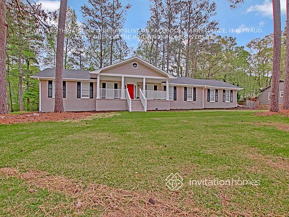 3rd image of 3190 Rockview Dr