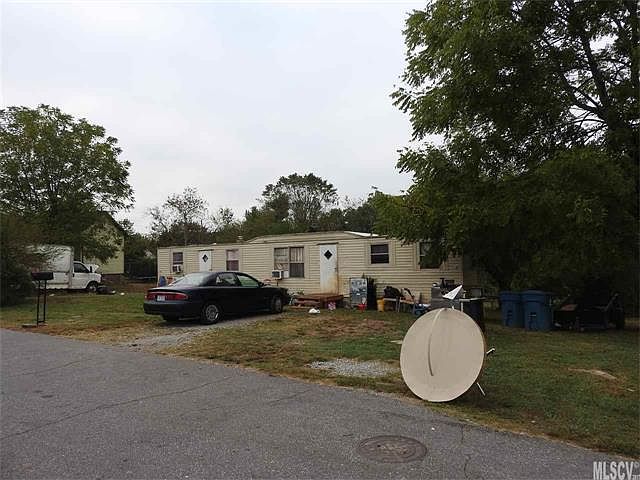 2nd image of 12 Lake St