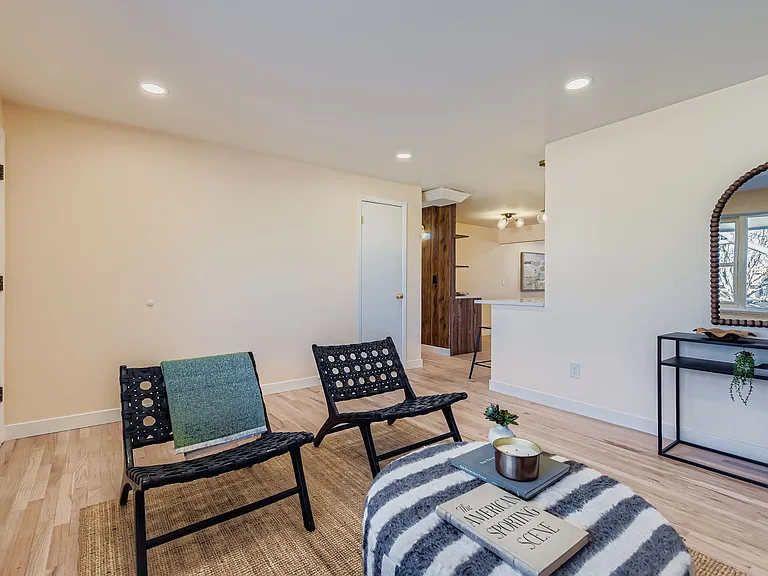 4264 W Radcliff Ave — Photo 10