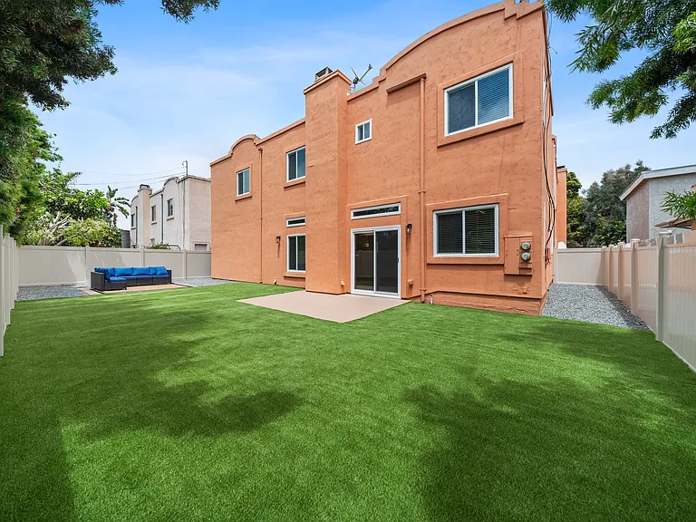 261 Hillcrest Dr #B — Photo 35