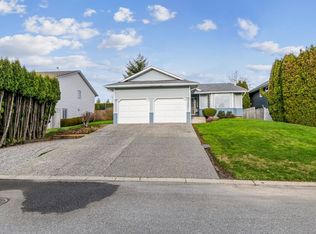 33251 Terry Fox Ave, Abbotsford, BC V2S 6T9