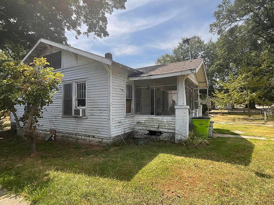 1st image of 809 S Lowe St