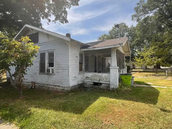 809 S Lowe St, Stuttgart, AR 72160
