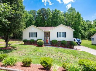 1612 Indian Springs Dr NW, Conover, NC 28613