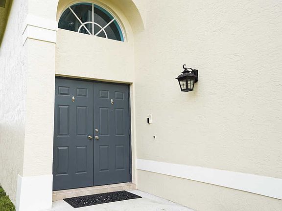 3rd image of 7002 Chesapeake Cir