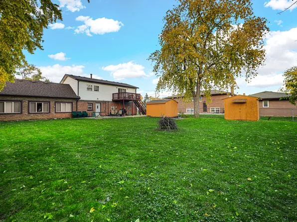 8845 W 75th St, Justice, IL 60458