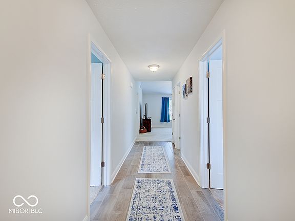 3rd image of 5742 Deer Valley Ct