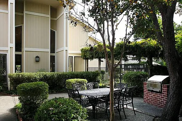 Vintage Ridge Apartments
