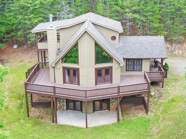 62 Bear Cub Trl, Mineral Bluff, GA 30559