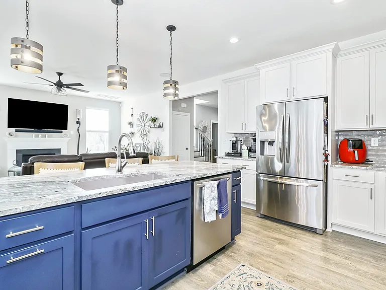 221 Wilson Dr — Photo 17