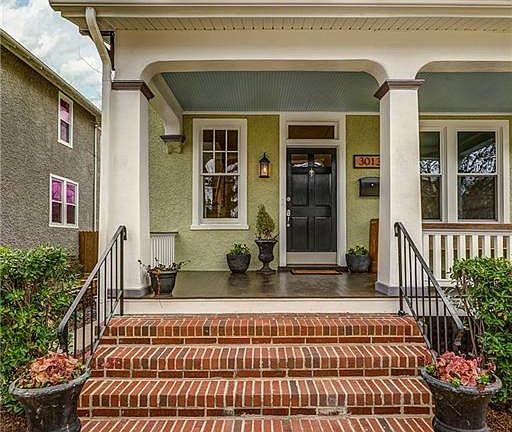4th image of 3013 Montrose Ave