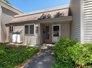 4 Carriage Dr UNIT 4, Simsbury, CT 06070