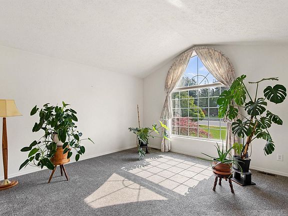 4th image of 8505 N Forest Blvd
