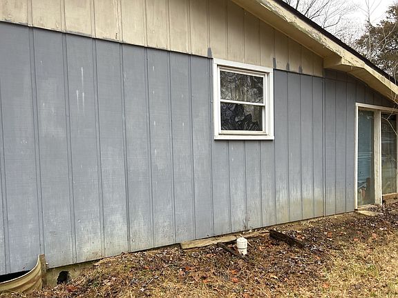 4th image of 190 SE Cherokee Dr