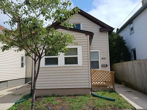 1821 Marquette St