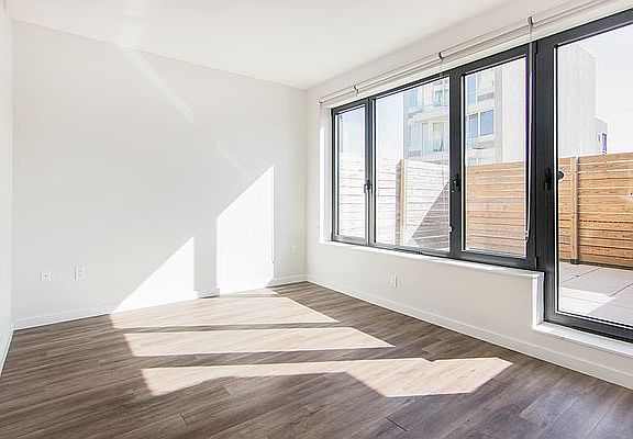 4th image of 38-11 31st St #2R