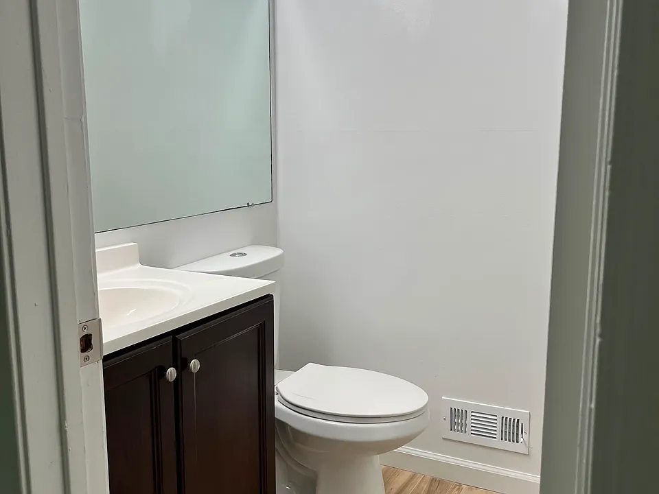 41 Greenwich Dr #41