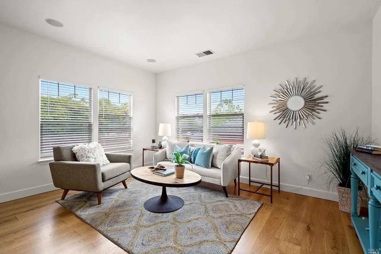 2 bed, 775 sqft, $2,600 — Photo 4