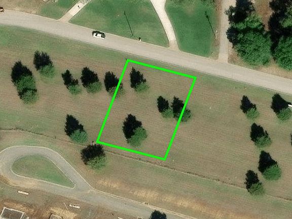 5th image of 624 Country Club Rd