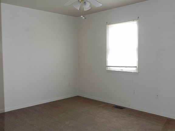 5th image of 122 Wankoma Dr