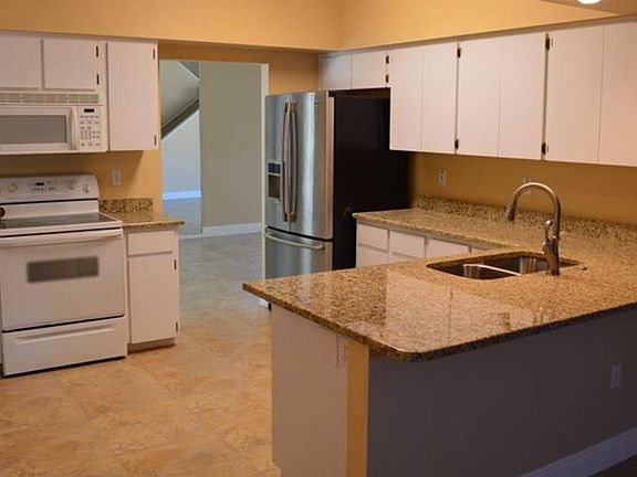 3rd image of 1670 Bayhill Dr