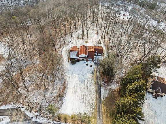 2nd image of 2508 Woodbine Rd