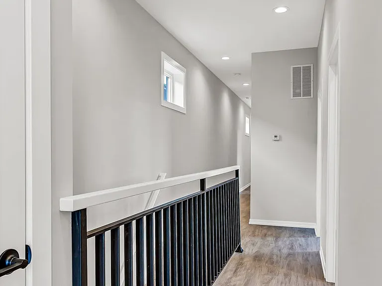 4906 S Saint Lawrence Ave #3 — Photo 9