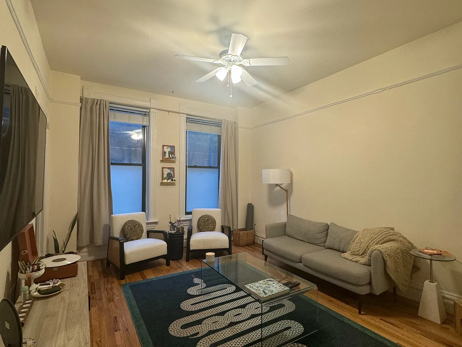 1 bed, 700 sqft, $1,950 — Photo 2