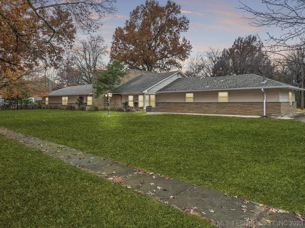 114 N Hogan St, Pryor, OK 74361