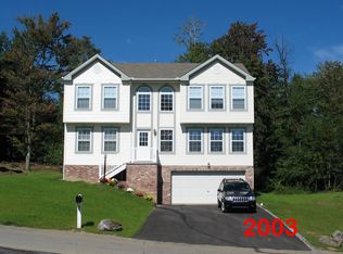 811 Hawk Valley Dr, Leechburg, PA 15656