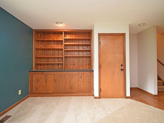 3rd image of 2818 Queenswood Dr