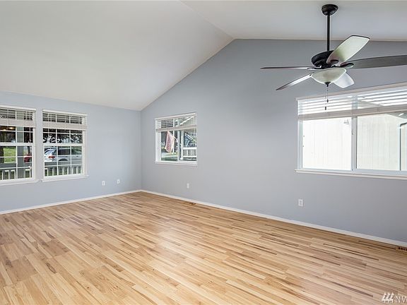 4th image of 10515 66th Ave NE