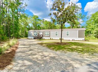 630 Piney Point Rd, Freeport, FL 32439