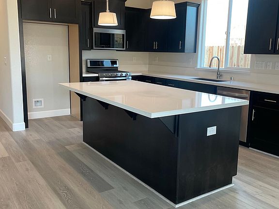 5th image of 8128 Chablis Cir