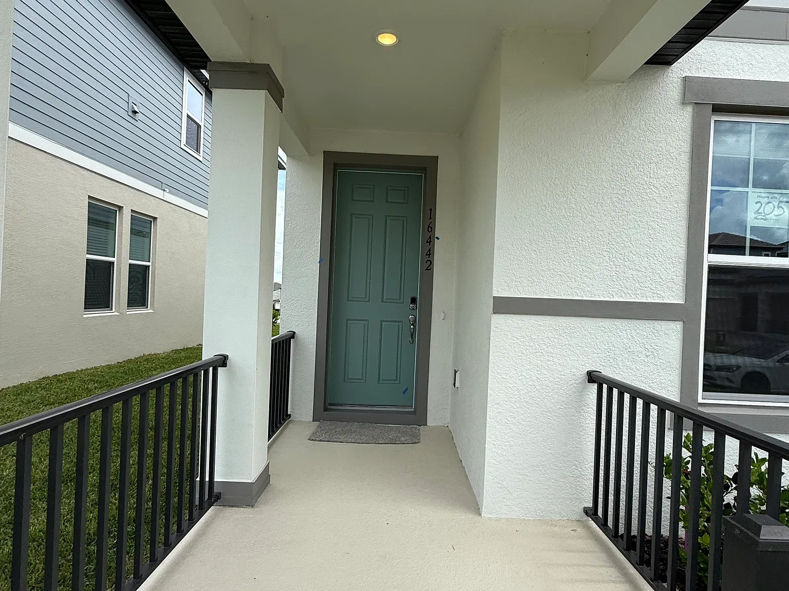 4 bed, 2.5 bath, 2152 sqft, $3,200 — Photo 2