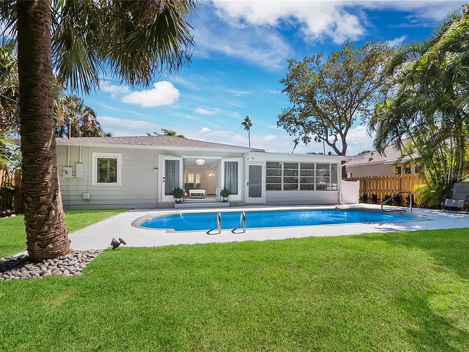 2nd image of 1965 Hibiscus St