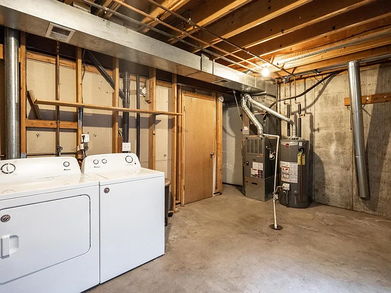 4221 S Mobile Cir #D — Photo 9