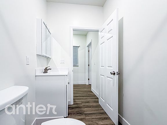 5th image of 4509 Pinafore St #T32