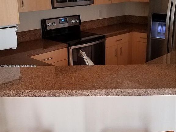 3rd image of 1440 Canary Island Dr