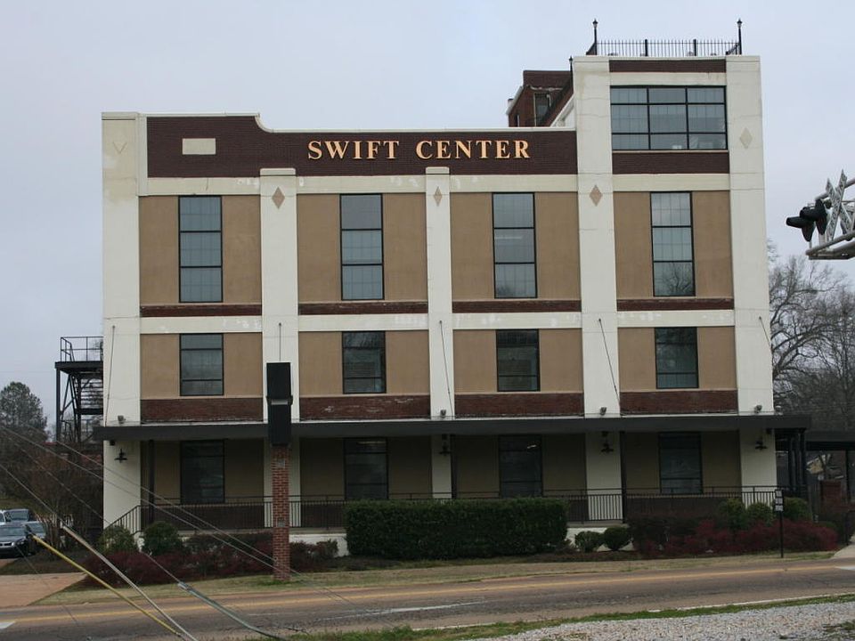 2nd image of 229 W Main St