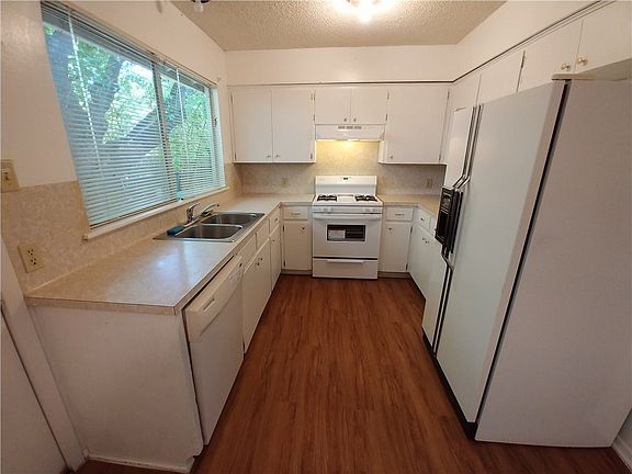 5th image of 4703 Sagebrush Trl #B