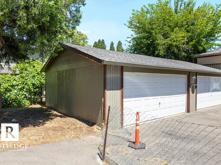 310 Independence Cir #A-D — Photo 14