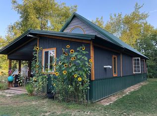 1111 Eagles Nest Dr, Beulah, MI 49617